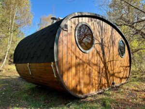 Gartensauna Mit Whirlpool (13)