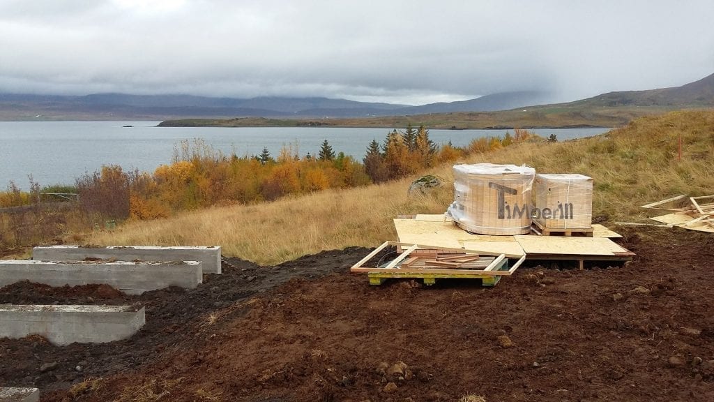 Badetonne Oval mit Fiberglaseinsatz für 2 Personen Andreas Mosfellsbær Island