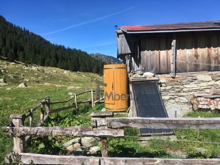 Outdoor-Holzdusche für Sauna oder Whirlpool, Christjohannes, Sufers, Schweiz 5 Outdoor Holzdusche Für Sauna Oder Whirlpool, Christjohannes, Sufers, Schweiz (3)